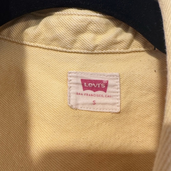 Butter yellow Levi denim jacket - Picture 3 of 5